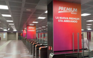 Allestimento Mediaset Premium mezzanino Metro 5 Milano