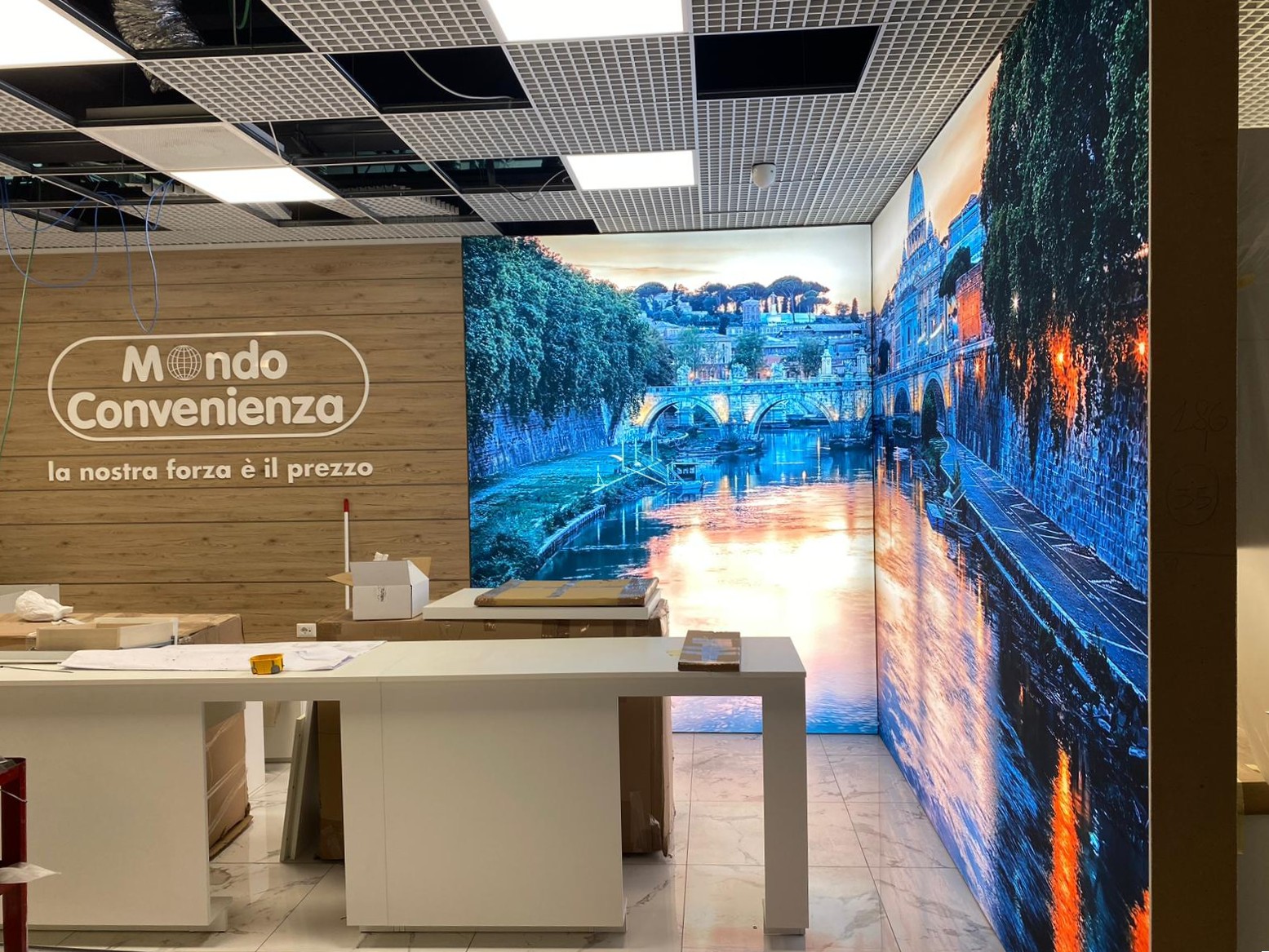 Allestimento Lightbox Mondo Convenienza